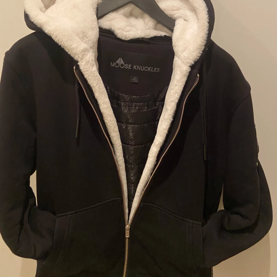 Svart jacka från Moose Knuckles