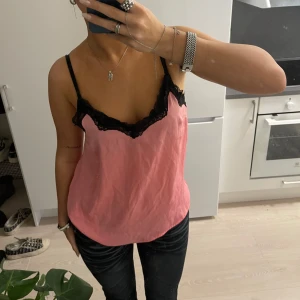 Rosa spets linne - Använd fåtal gånger 🙏🏼