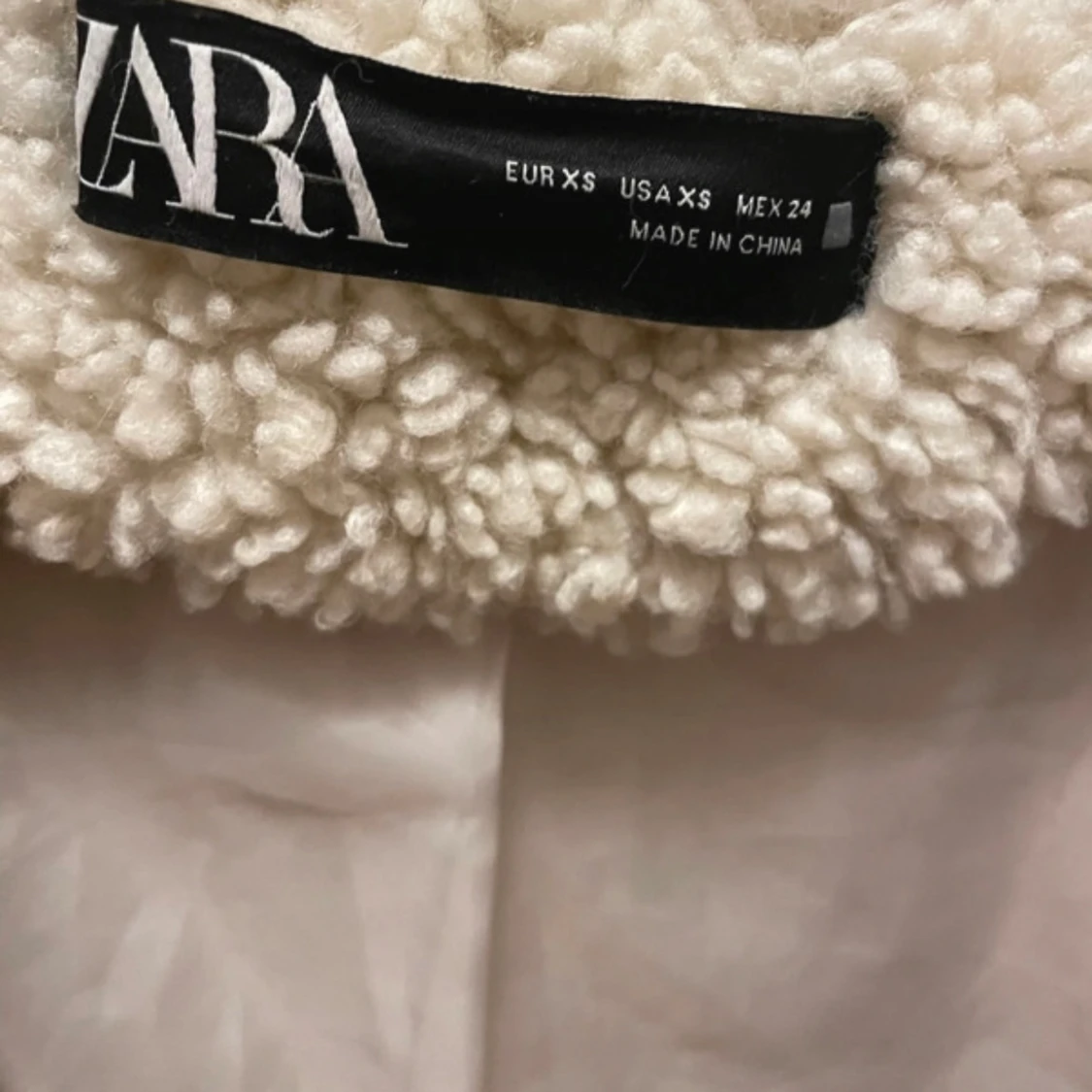 Beige teddyjacka från Zara - 1