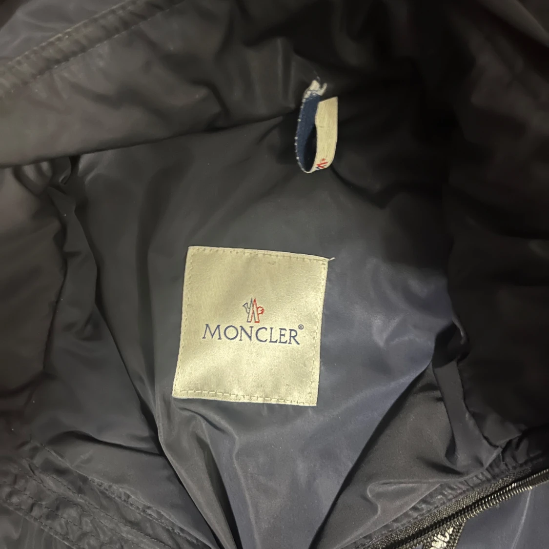Mörkblå jacka från Moncler  - 2