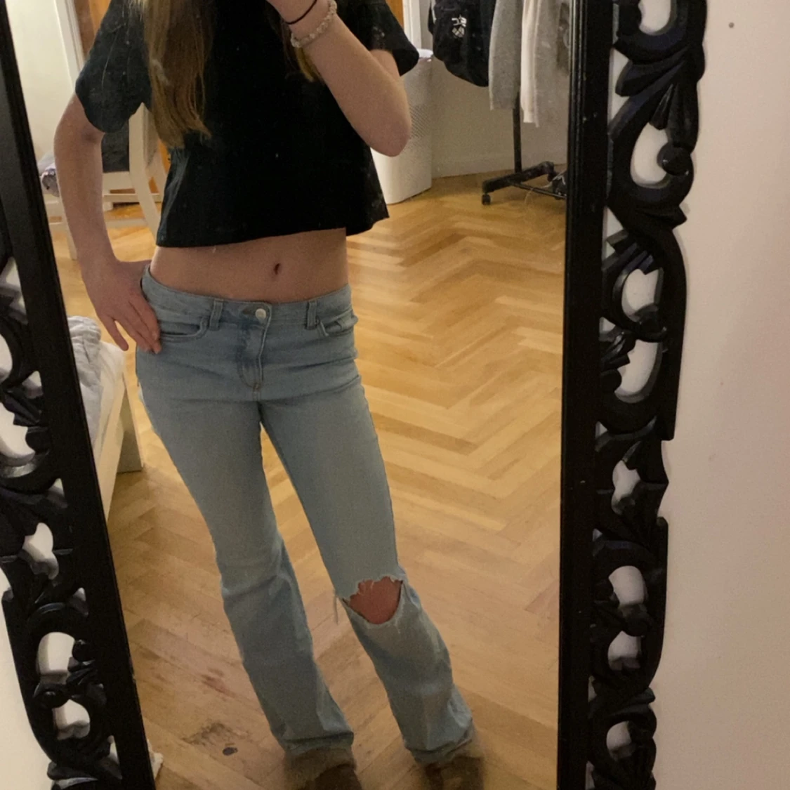 Ljusblå jeans med hål - 1