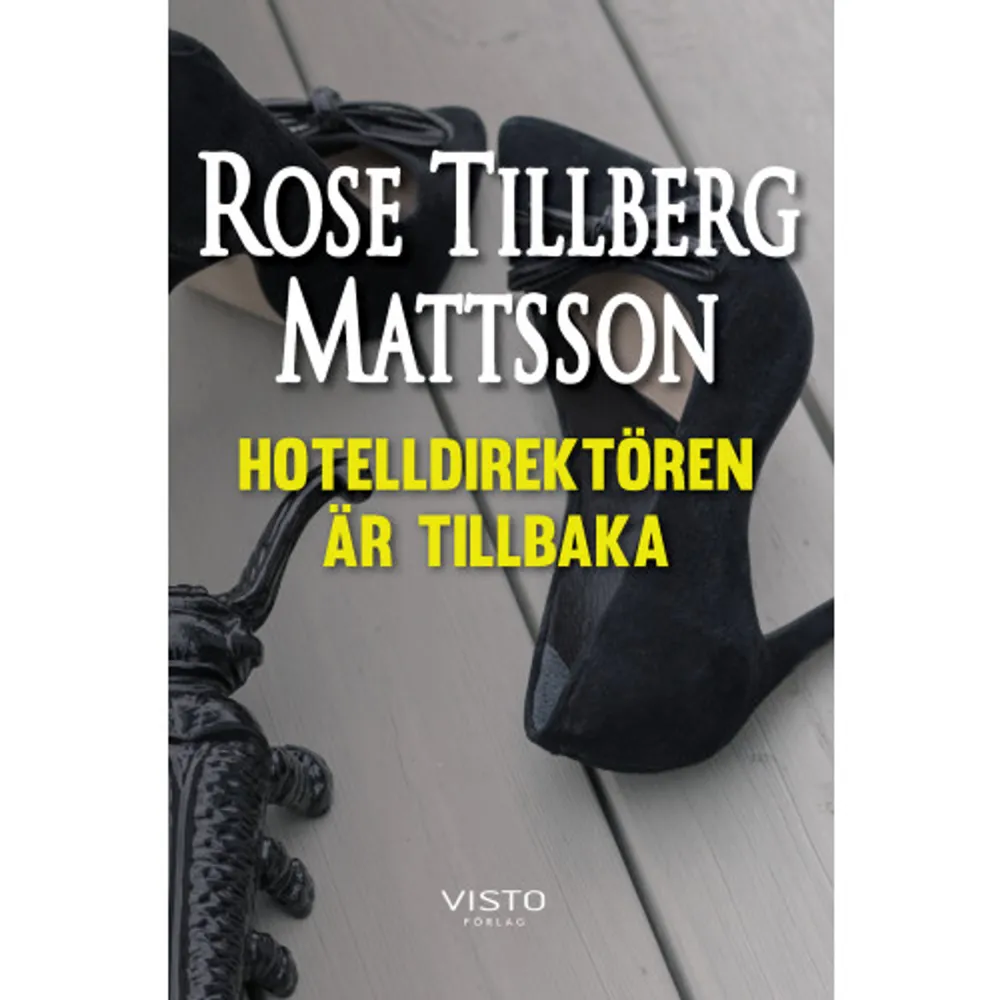 Hotelldirektören är tillbaka är en fristående fortsättning på första boken Hotelldirektören och här kommer vi åter igen möta de oförglömliga karaktärerna, gubben från åkeriet, Lisen, Bebes mamma plus att vi får stift a bekantskap med nya karaktärer. Hotelldirektören är tillbaka handlar om ett samhälle på uppgång i 60-talets Sverige, kryddat med kärlek, längtan, hämnd, svek och vänskap.    Format Inbunden   Omfång 320 sidor   Språk Svenska   Förlag Visto Förlag   Utgivningsdatum 2019-09-12   ISBN 9789178850730  . Böcker.