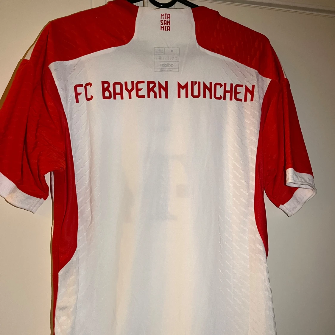 Vit och röd Bayern München fotbollströja - 90