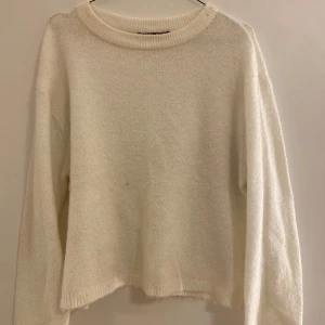 Vit stickad tröja - Mysig vit stickad tröja från lager 157💗