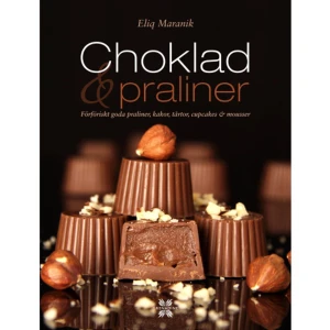 Choklad & praliner : förföriskt goda praliner, kakor, tårtor, cupcakes & mousser (inbunden) - Vinnare i Årets Svenska Måltidslitteratur 2013, kategori:Choklad. Motivering: "Chokladens väg från kakaoträdet till pralinen beskrivs i denna vackra bok. Här görs hantverket så enkelt, att recepten lätt kan användas i hemmaköket. En inspirerande bok för alla som älskar choklad." Choklad &amp; Praliner är en bok fylld av praliner, småkakor, mjuka kakor och desserter som alla har choklad som grundingrediens. De många recepten har som utgångspunkt att det ska vara enkelt att lyckas hemma i det egna köket och göra succé med frestande och smakrika chokladbakverk. Förutom avsnitt om chokladhistoria, olika chokladbönor och chokladtillverkning innehåller boken praktiska tips om temperering, doppning och garnering samt vilka verktyg du behöver för att lyckas. Här finns också många handfasta råd i synnerhet för att göra chokladpraliner, som kräver en del övning och träning. Och ju duktigare du blir på att välja rätt råvaror, desto större blir smakupplevelsen. Choklad &amp; Praliner är en färgstark och inspirerande bak- och dessertbok som vänder sig till alla glada hemmabagare och hemmakonditorer. Illustrerad med förföriska fotografier som inbjuder till chokladkalas.    Format Inbunden   Omfång 159 sidor   Språk Svenska   Förlag Stevali   Utgivningsdatum 2013-09-10   Medverkande Eliq Maranik   Medverkande Stefan Lindström   Medverkande Eliq Maranik   Medverkande Alan Maranik   Medverkande Eva Stjerne   ISBN 9789186287436  