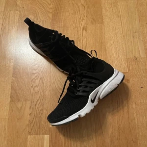 nike air presto ultra flyknit - använda ett fåtal gånger, kommer utan box