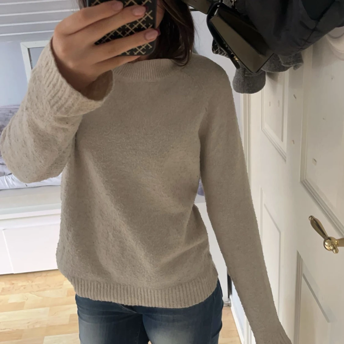 Beige stickad tröja