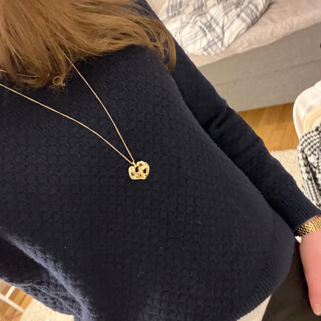 Mörkblå stickad tröja - 1