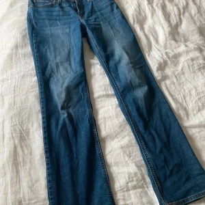 Lågmidjade levis jeans  - Super low boot modellen i mycket bra skick, inga defekter 