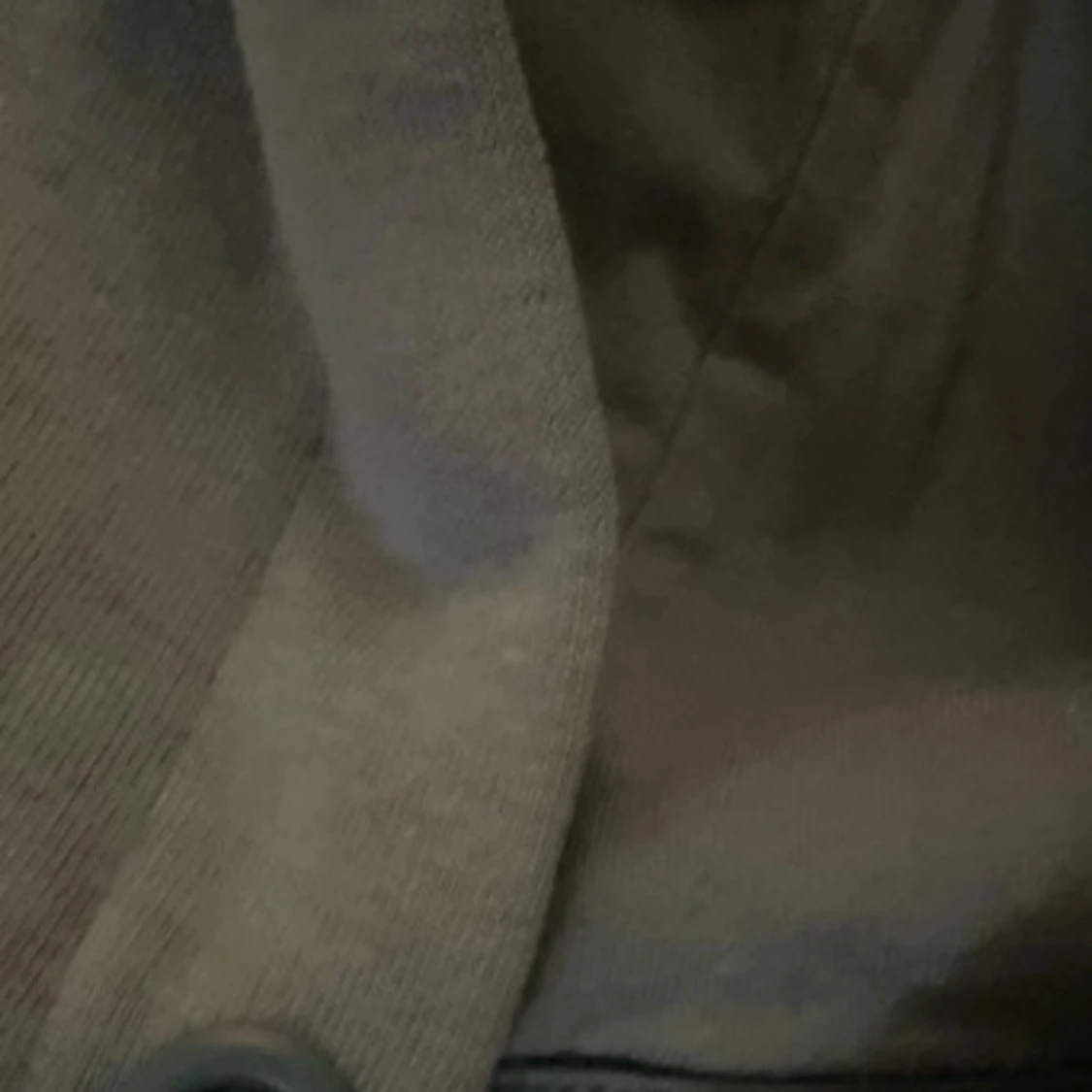 Grå hoodie med knappar - 3