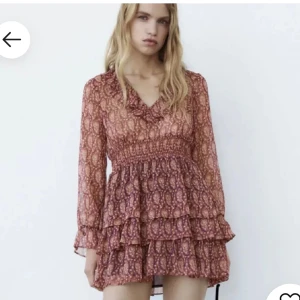 Zara klänning  - En superfin klänning från Zara❣️