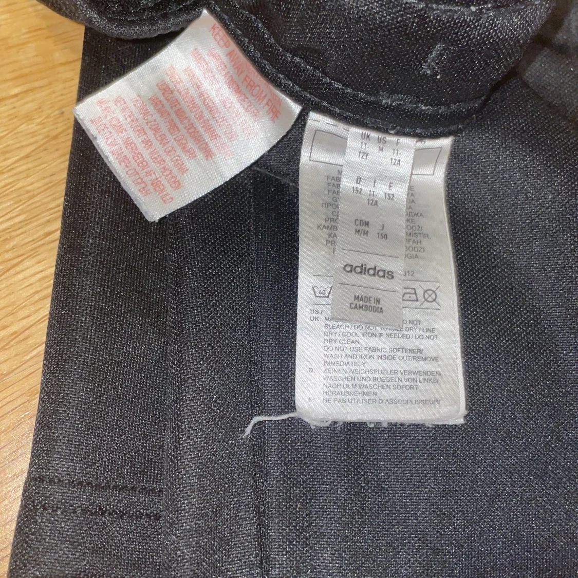 Svarta träningsbyxor från Adidas - 3