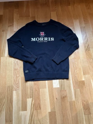 Morris tröja - Hej säljer en fin Morris tröja i fint skick utan defekter, i Storlek M hör av er vid frågor😊