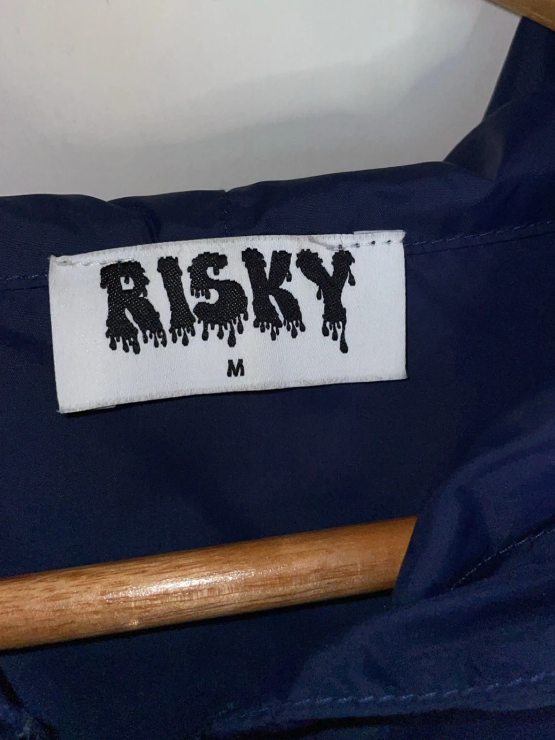 Blå vindjacka med huva från RISKY - 2