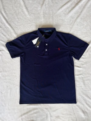 Polo Ralph Lauren - Helt ny 🆕 Väldigt fin och passar till allt 🤷‍♂️    Vid frågor är det bara att ställa 😉