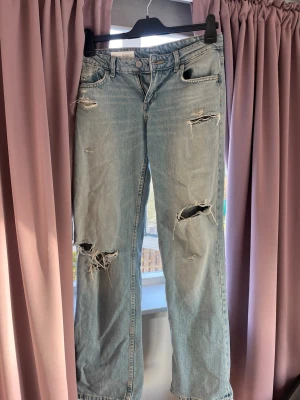 Zara jeans  - Användt ca 2 ggr.