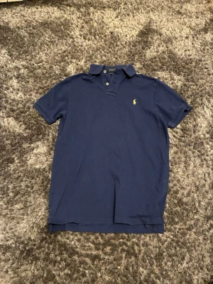  Ralph Lauren pike - Ralph Lauren pike storlek s. Marinblå.