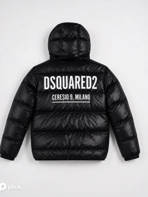 Svart dunjacka från DSQUARED2 - Använd höst jacka ifrån D2 i fint skick. Pris kan diskuteras vid snabb affär. Obs jackan ser mattare ut i verkligheten