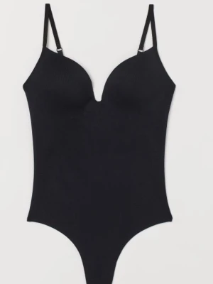 Body H&M - Säljer denna populära bodyn från hm. Använd max 3 gånger. 🤎