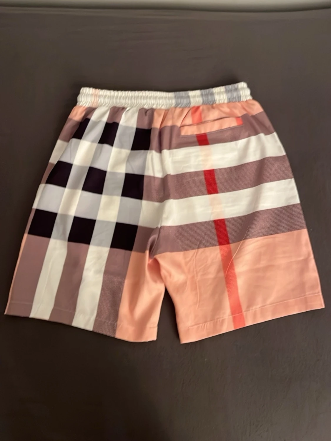 Burrbery shorts med snörning - 1