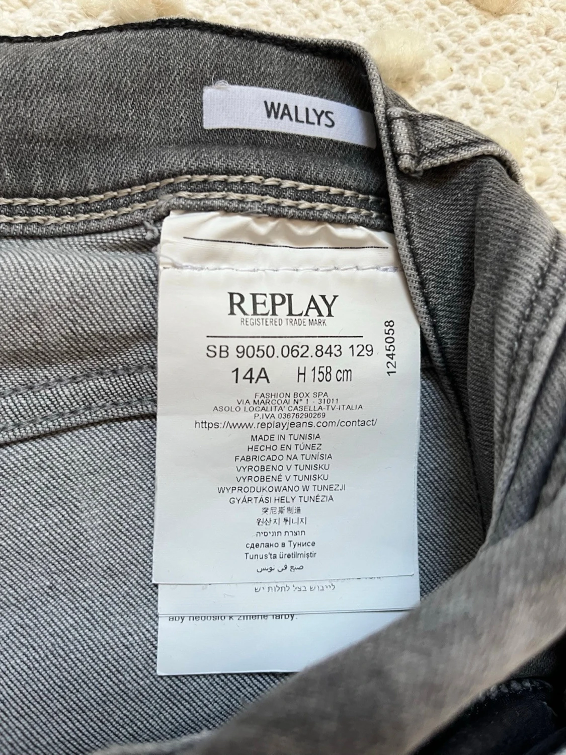 Grå jeans från Replay Wallys - 1