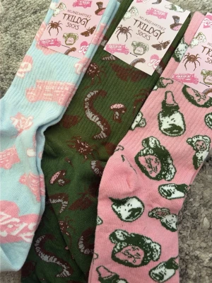 Melanie Martinez Trilogy socks - Melanie Martinez socks. Säljer tillsammans alla 3 från hennes koncer 2024. 