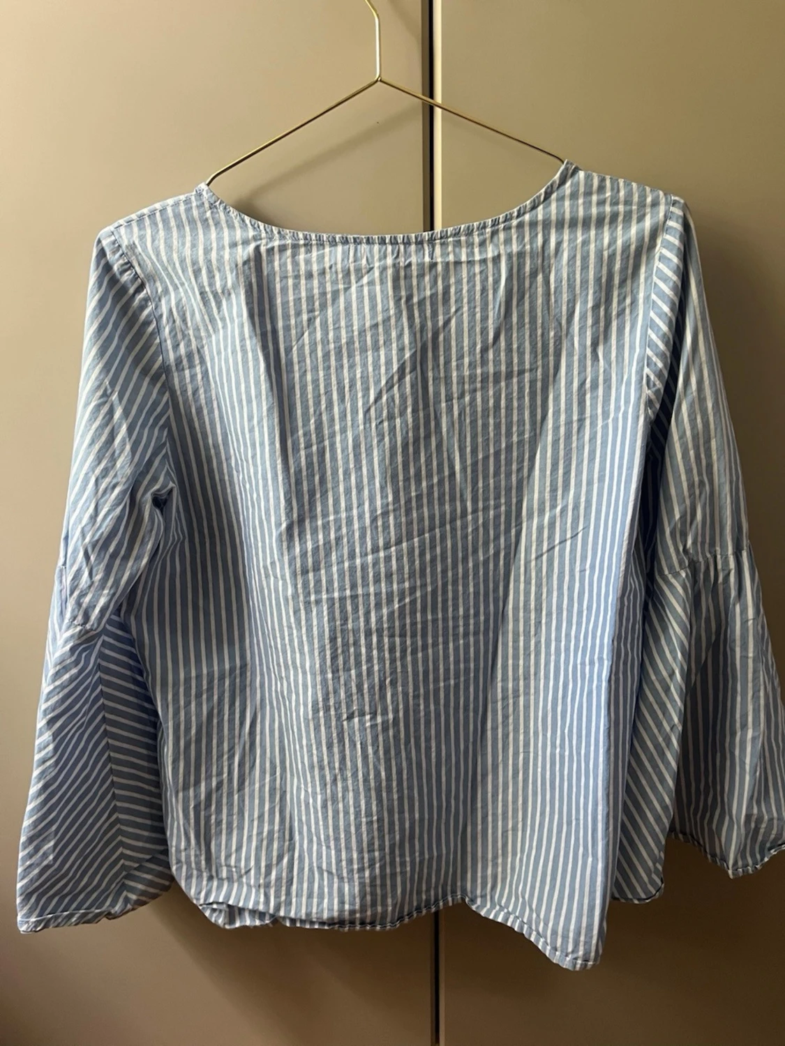 Blåvit randig blus med vida ärmar - 3