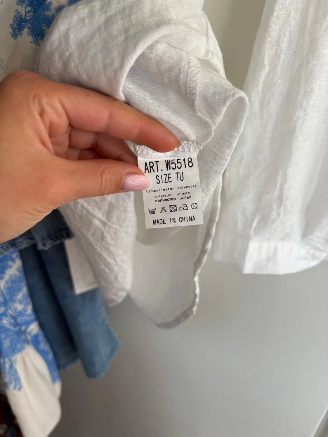 Vit långärmad blus med spetsdetaljer - 3