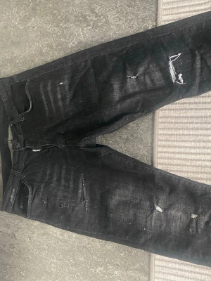 DSQUARED2 Jeans  - Knappt använda, bra skick inga skador eller liknande.