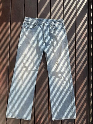 Acne Studios 2021m Paint splatter  - Storlek 33/32                                                                    Inga tecken på användning                                          Otroligt populära men unika 🎨                                  Pris ej hugget i sten :) 
