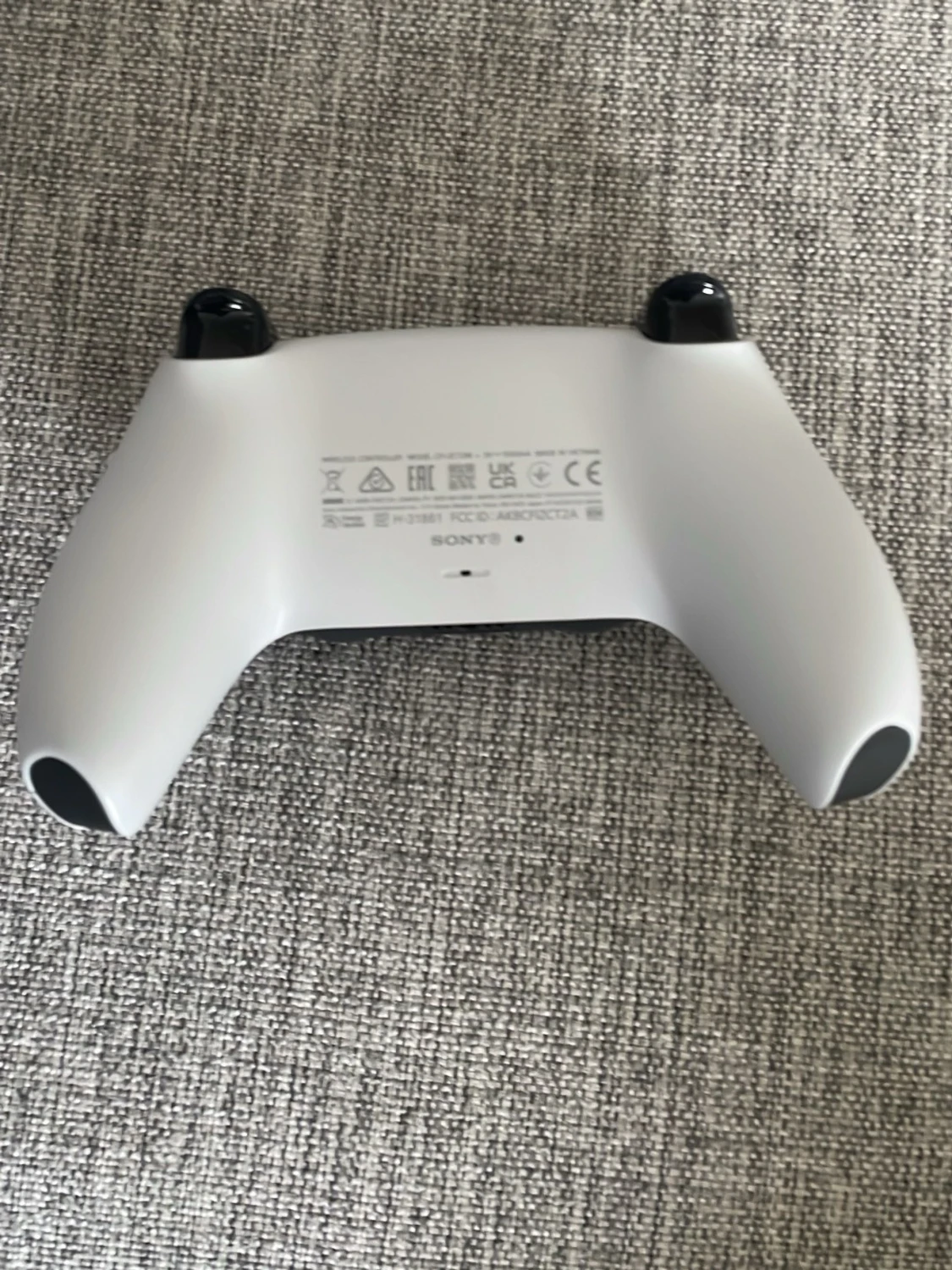 Vit och svart PS5 DualSense handkontroll - 1