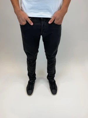 Dondup Jeans George  - Dondup Jeans George! Ny pris 4000 kr Säljs för 699 kr! 