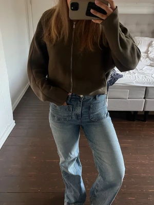 Jeans med framfickor  - Inga defekter.