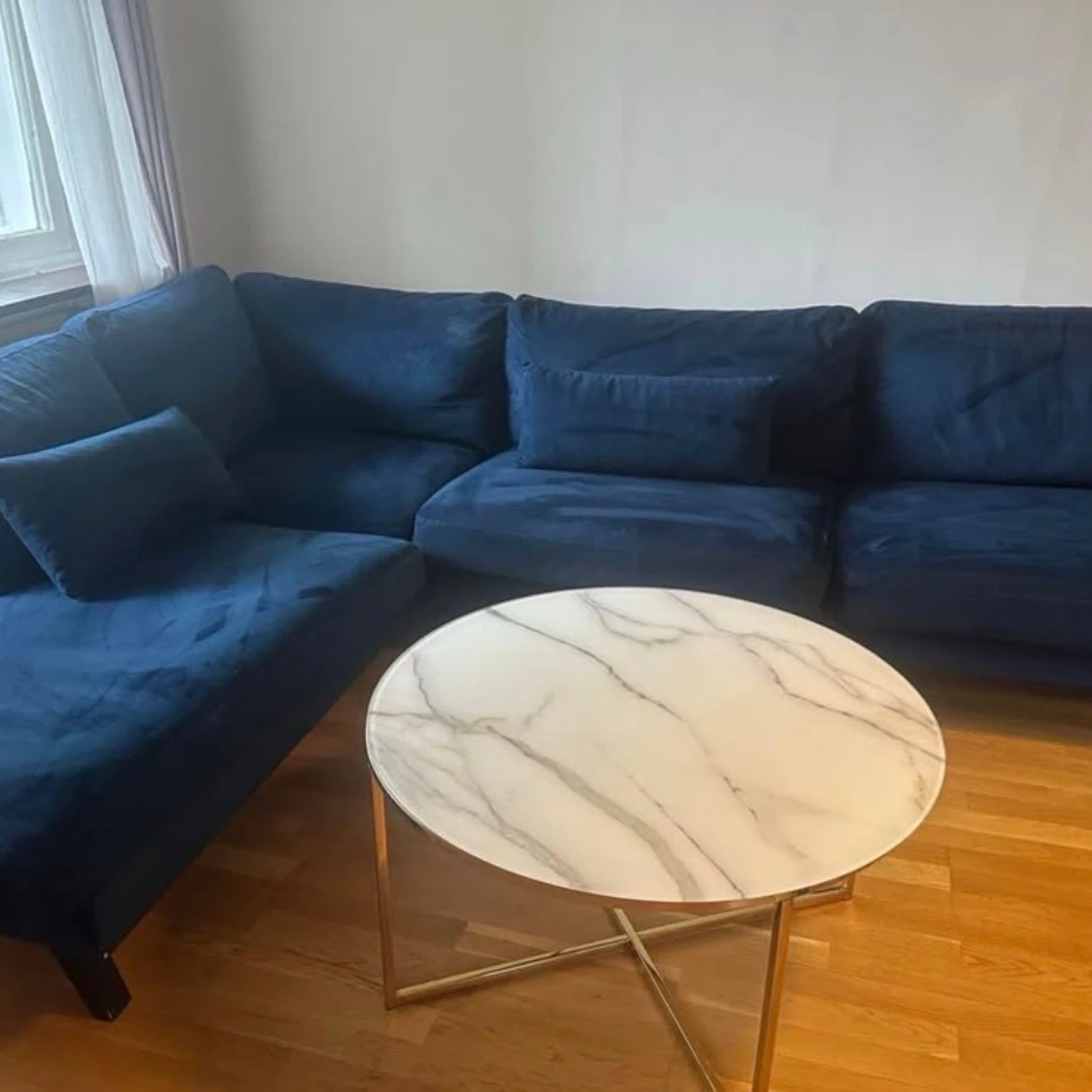 Soffa  och vardagsrumsbord - 5