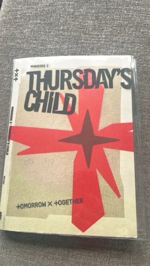 TXT Thursday's Child album - Säljer ett album från Tomorrow X Together med titeln 'Thursday's Child' man får allt på sista bilden, skriv om ni vill köpa eller undra något ❤️