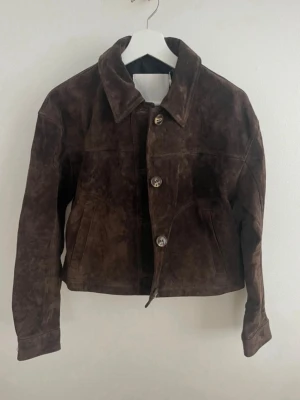 Mockajacka - Helt oanvänd. Tyvärr fel storlek för mig. Vero Moda by Emitaz. Nypris 1800kr. 