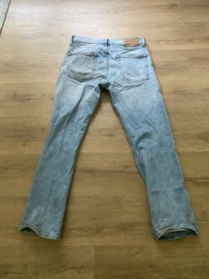 Ljusblå raka jeans - Säljer ett par ljusblå jeans från Calvin Klein. Storlek W 30 L 30