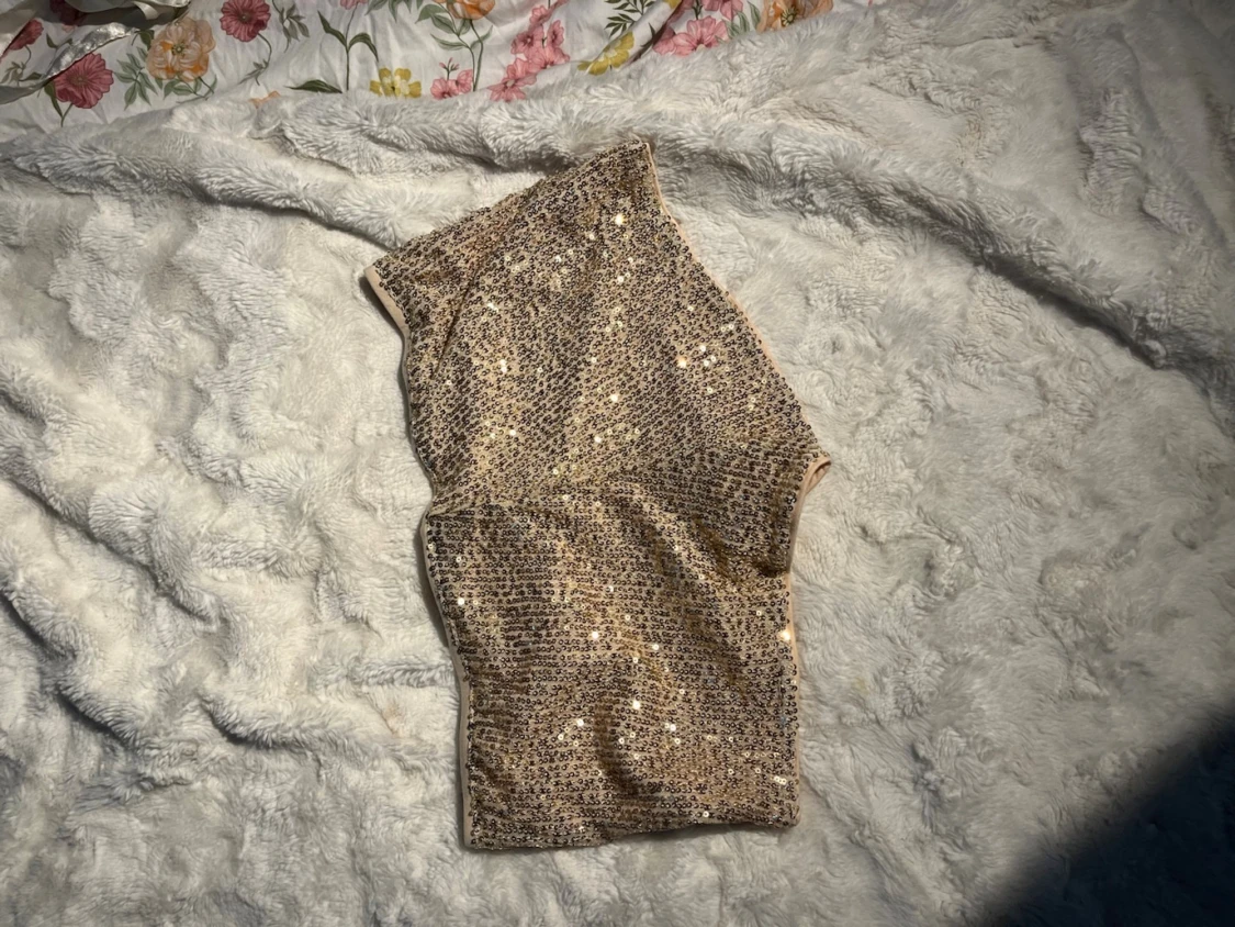 Glittriga guld-shorts - 1