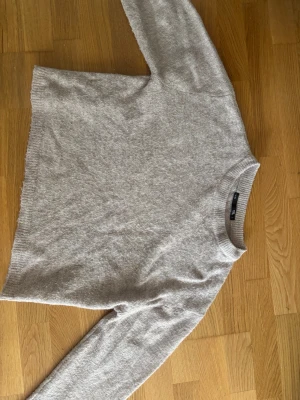 Beige stickad tröja - Säljer min beiga stickade tröja från lager 157💕