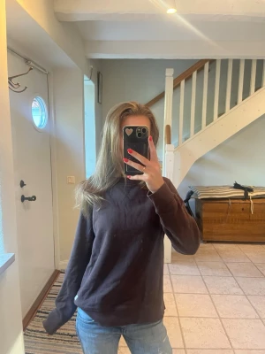 Brun tjocktröja  - Brun sweatshirt i bra skick 