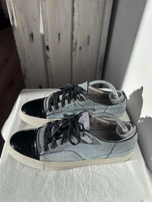 Danielle Allesandrini Sneakers - Storlek 43, skick 8/10. Postar samma dag!