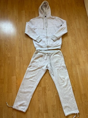 Tuttolente set grå - Good used condition