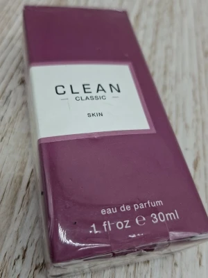 CLEAN Classic Skin EdP 30ml - CLEAN Classic Skin edp 30 ml ny plasten lite skadad
