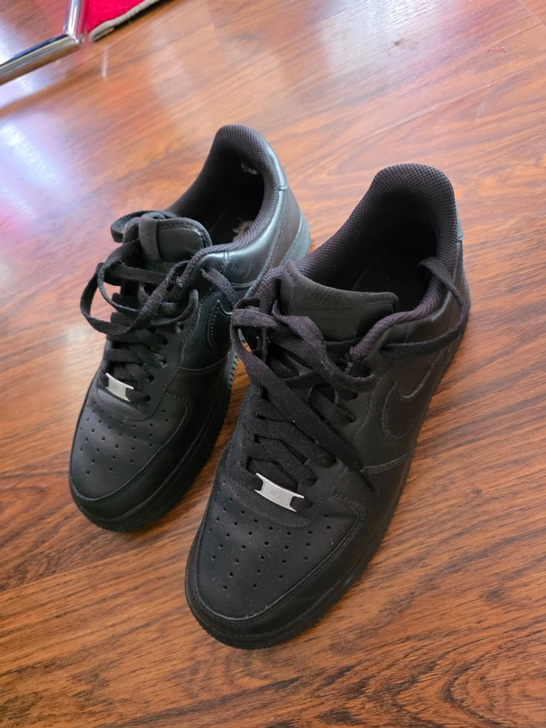 Svarta Nike Air Force Ones - 1