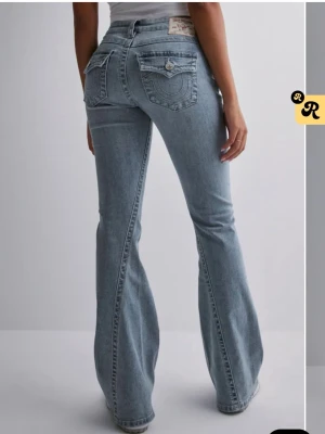 Low waist true religion jeans  - Sällan använda, inga defekter! Köptes för 1299kr från Nelly. 