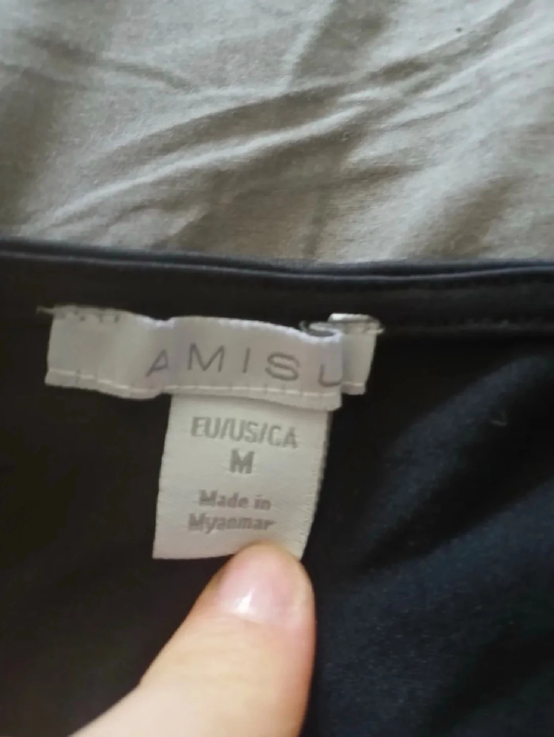 Svart body från Amisu med kort ärm - 1