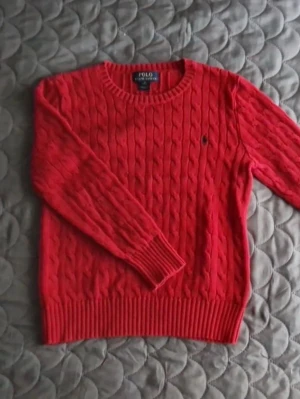Ralph Lauren Stickad Tröja - Perfekt skick.  Storlek: M.  Nypris: 1599kr