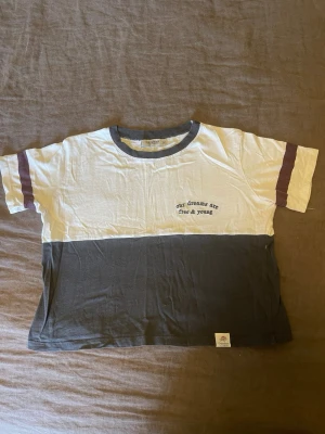 Vit och grå t-shirt stl.S - Pull&bear tjej T-shirt stl.S
