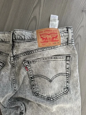 Levi’s Jeans Slim fit Taper - Fina Levis jeans i bra skick. Storlek W32 L32