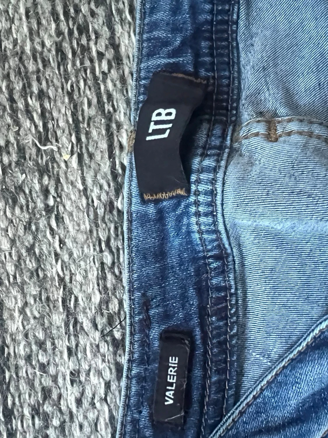 Blå bootcut jeans från LTB - 1